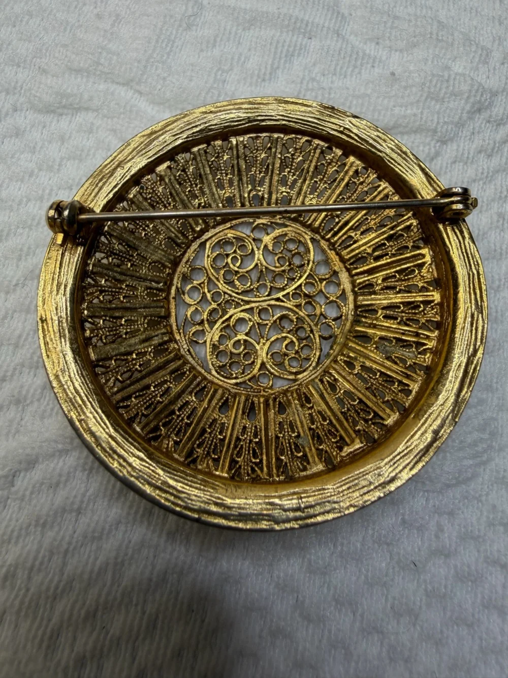 Antique Round Gold Filigree brooch